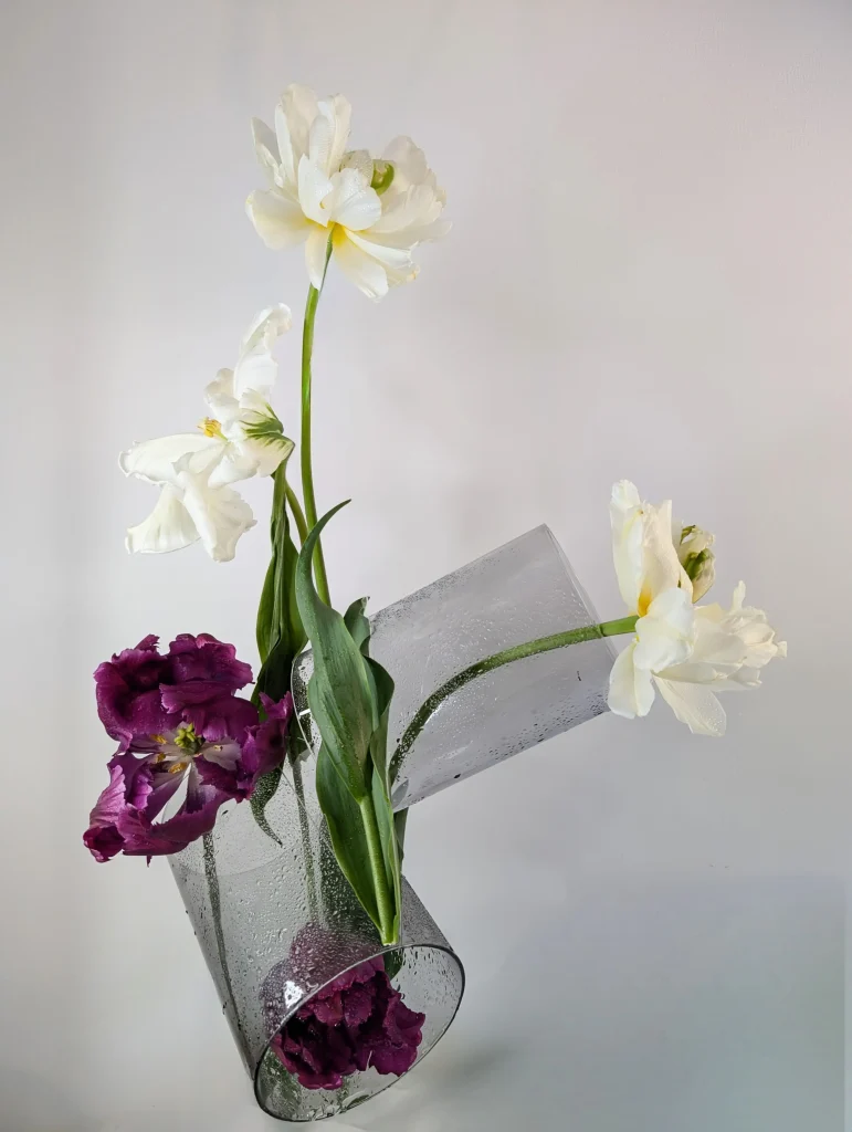 contemporary floral art for editorial photography by Atelier Frø Norway
